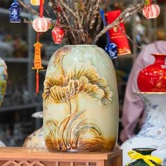 Bình Hoa Dáng Chuông Ð?p N?i Hoa Sen